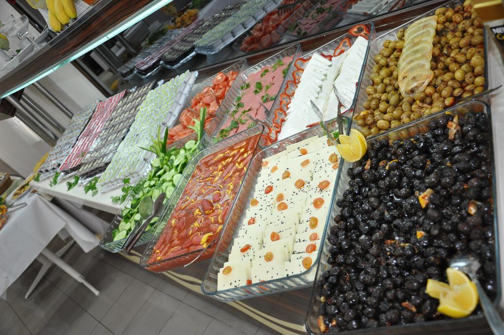Oda ve Kahvaltı Cenka